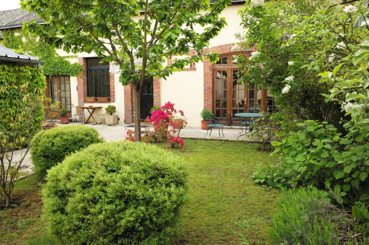 Bed and Breakfast Les Crepinieres Шартр Экстерьер фото